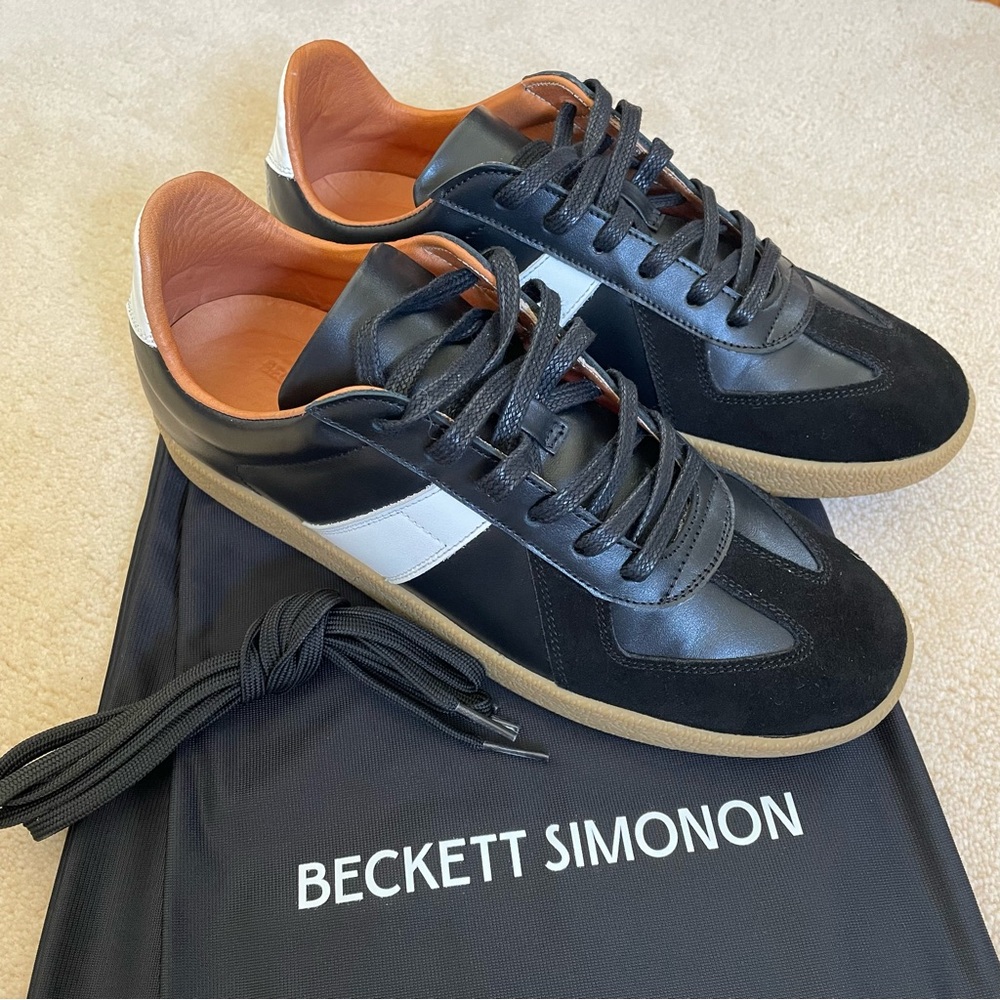 NWOT Beckett Simonon Women’s Morgan Trainers Suede Gum Sole Black White Size 9